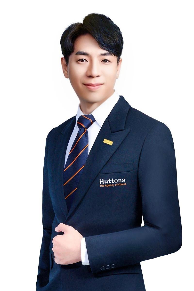 Ian Teh, Senior Associate Group District Director at Huttons Asia